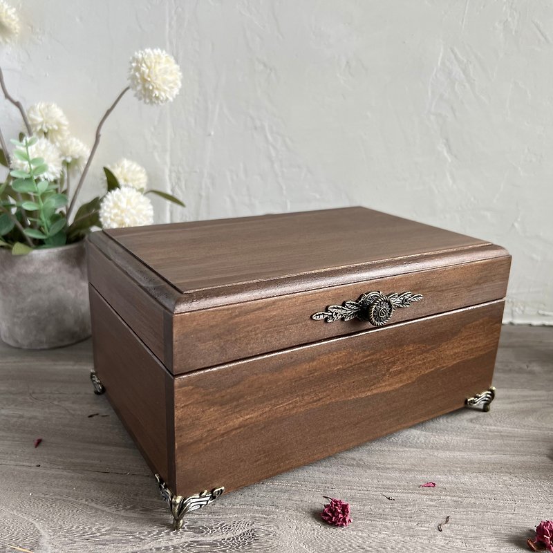 Amour愛木木- 上蓋修飾款胡桃木色精油木盒 墨水盒 - 收納箱/收納用品 - 木頭 