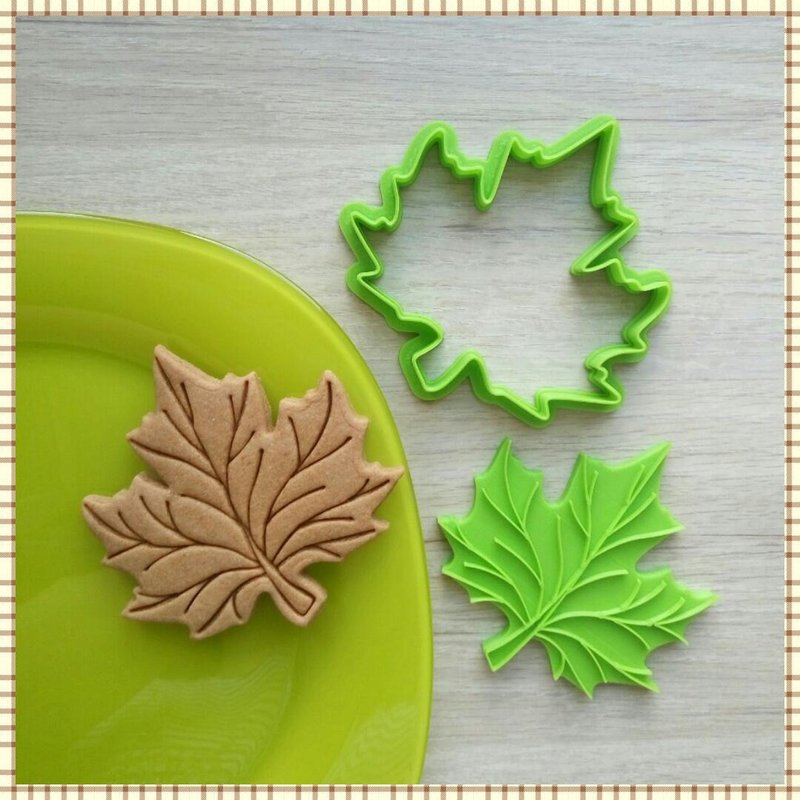 Cookie Cutter Maple Leaf. Stamp and Cutter - 甜點/烘焙/料理 - 塑膠 