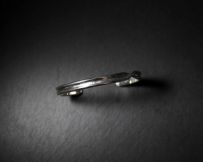 Loop sterling silver loop bracelet - สร้อยข้อมือ - เงินแท้ 