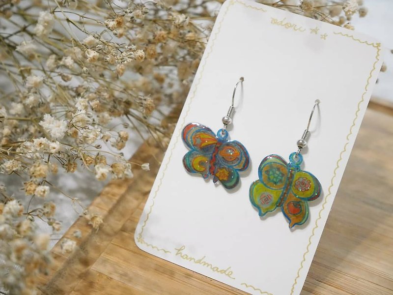 Rainbow Butterfly Kingdom I. Pure hand-painted illustration crystal resin transparent earrings - Earrings & Clip-ons - Resin 