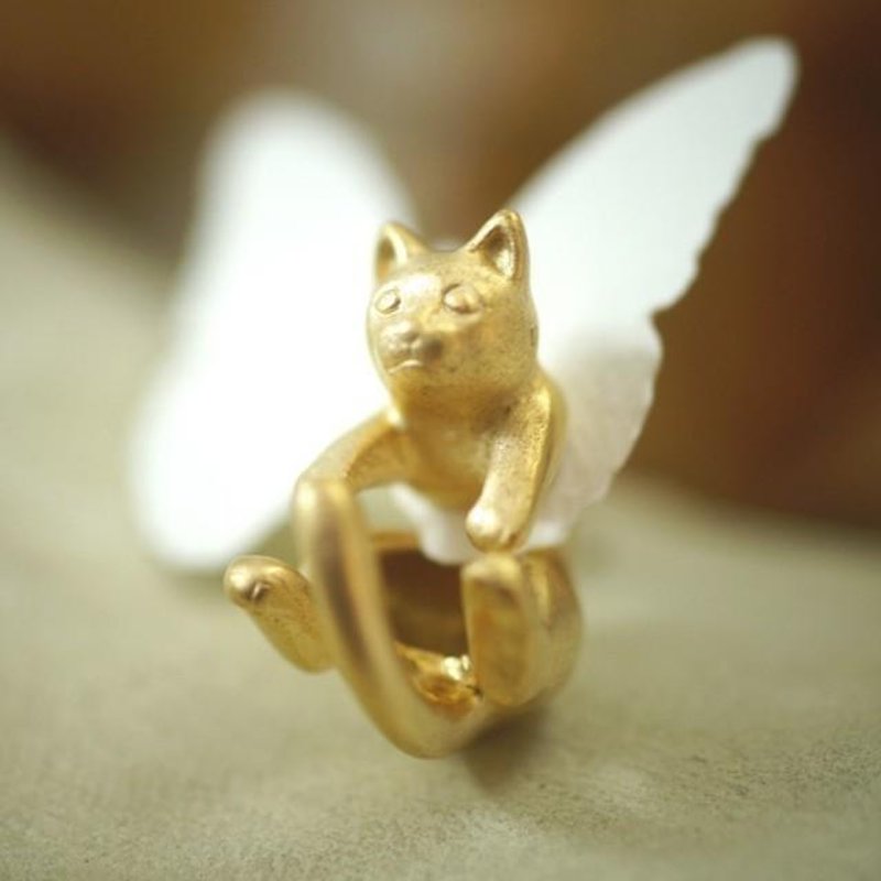 Guri and Latu Cat Earrings Latu Matte Gold One Ear - Earrings & Clip-ons - Other Metals Gold