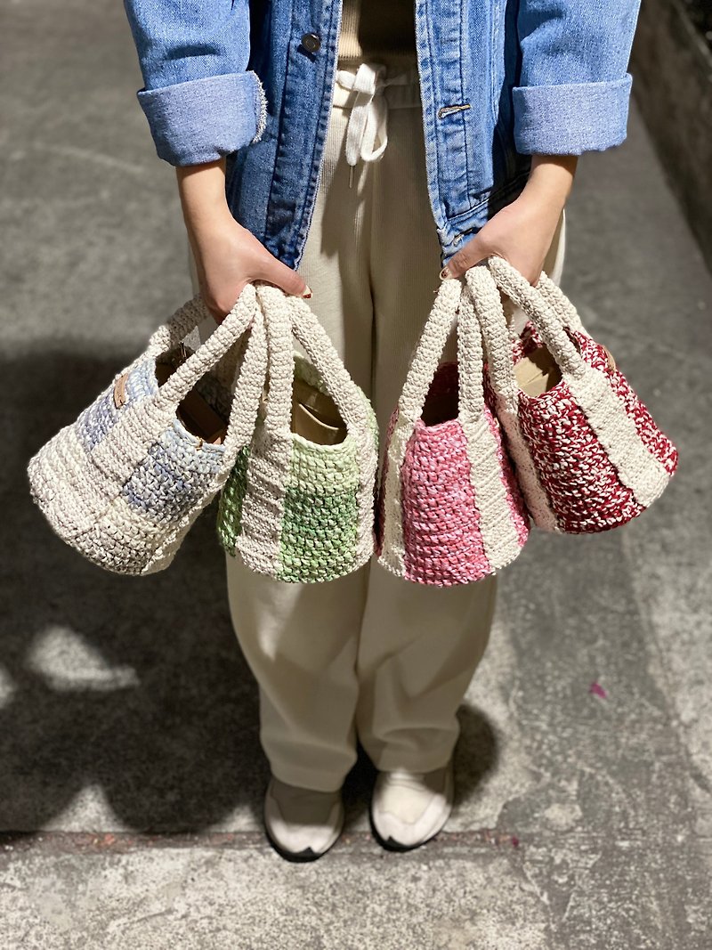 TungTung Bucket Bag 水桶包 - กระเป๋าถือ - ผ้าฝ้าย/ผ้าลินิน สึชมพู