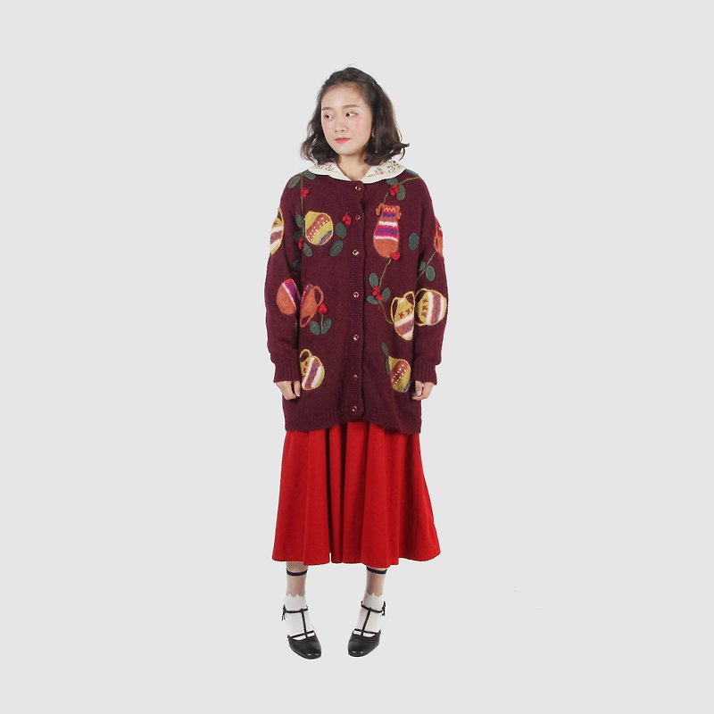 [Egg plant ancient] water bottle ceremony three-dimensional line embroidery vintage cardigan sweater coat - Women's Sweaters - Wool 