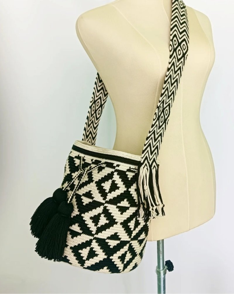 Two tone mochila bag,Crossbody bag for women,Handcraft bag,Crochet bag ,Cr - 側背包/斜背包 - 棉．麻 