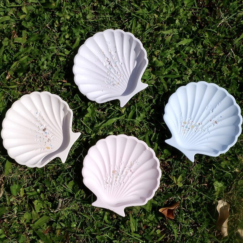 Other Materials Items for Display Multicolor - Plaster Shell Shape Tray