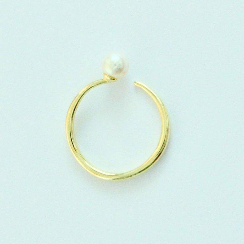 Wave pearl 22k plated silver ring - แหวนทั่วไป - ไข่มุก สีเงิน