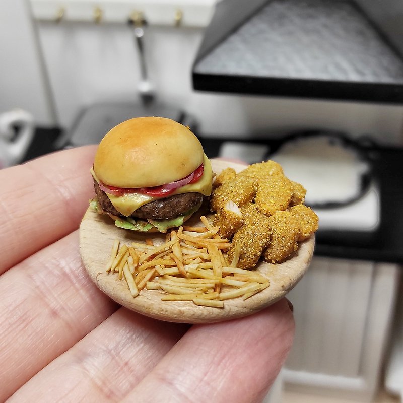 Fast food made of polymer clay - burger for dolls - fries for dolls, dollhouse - 寶寶/兒童玩具/玩偶 - 黏土 