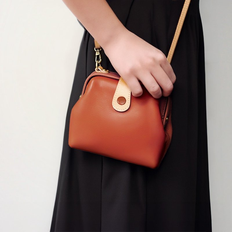 Handmade Leather Shoulder Bag - กระเป๋าแมสเซนเจอร์ - หนังแท้ 