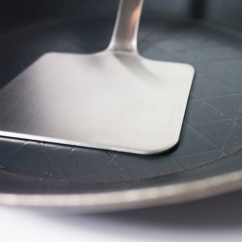 【hom-wok翻面神器】平底鍋專用 不鏽鋼304煎鏟30cm 台灣製 - 廚具 - 其他金屬 銀色