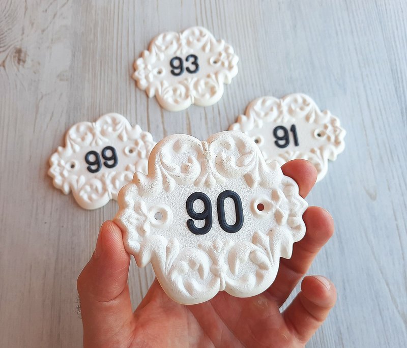 Plastic white number door plate 90 - vintage address number sign decorative - ม่านและป้ายประตู - พลาสติก ขาว