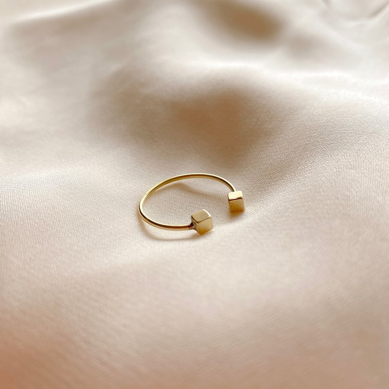 Square universe - Brass ring - แหวนทั่วไป - ทองแดงทองเหลือง สีทอง