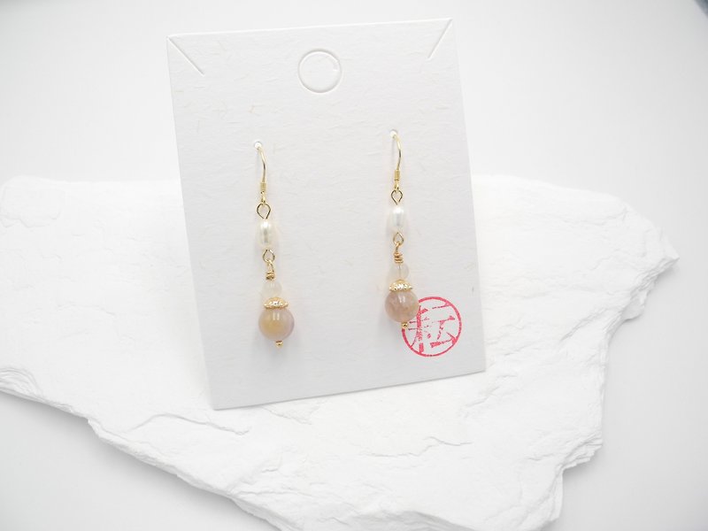 [Yuehua] Sakura Agate Moonstone Natural Pearl 925 Silver Earrings - Earrings & Clip-ons - Silver Pink