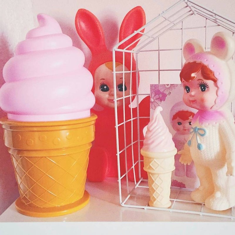 【絕版特賣】荷蘭｜a Little Lovely Company ❤北歐風 療育冰淇淋燈大夜燈-草莓紅 - 燈具/燈飾 - 塑膠 粉紅色