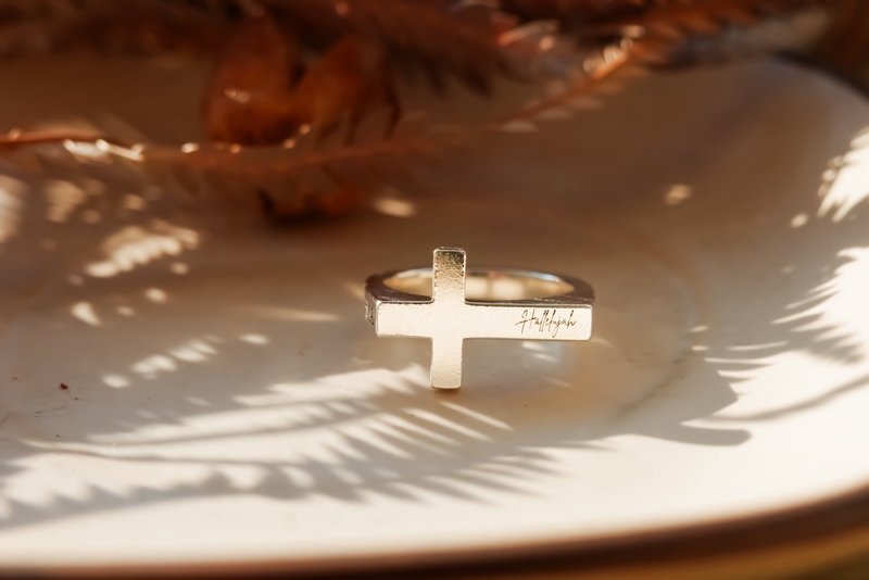 純銀手工十字架戒指 - 戒指 - 其他金屬 銀色