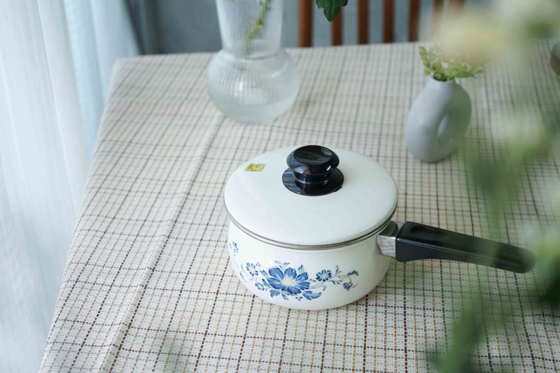 日本雜貨-昭和時代全新品白色青花瓷花朵珐瑯單柄鍋 - 鍋子/烤盤 - 琺瑯 白色