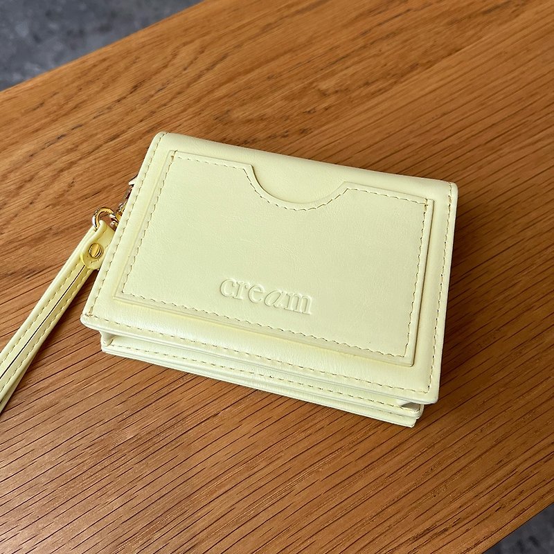 Butter Cassette Wallet - กระเป๋าสตางค์ - หนังเทียม สีเหลือง