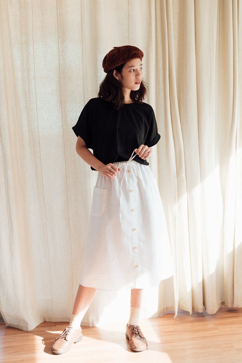 ผ้าฝ้าย/ผ้าลินิน กระโปรง ขาว - Linen skirt with Wooden buttons - White