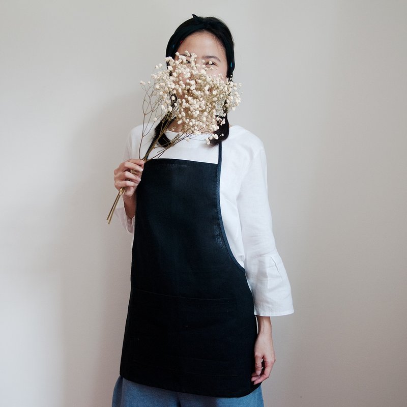 Linen Apron in Midnight Black Handmade Apron Gift - 圍裙 - 棉．麻 黑色