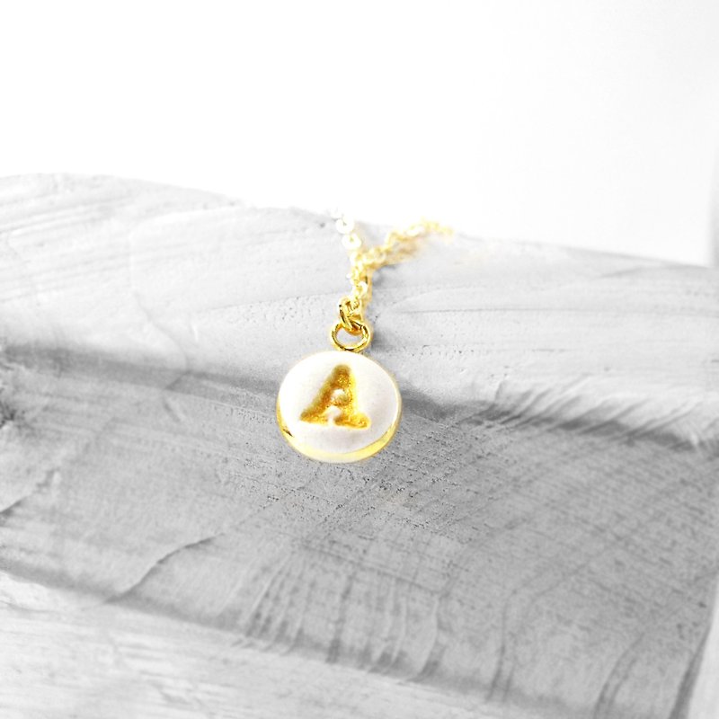 Customized alphabet Cement diffuser necklace (birthday gift/lover gift) - สร้อยคอ - ปูน สีทอง