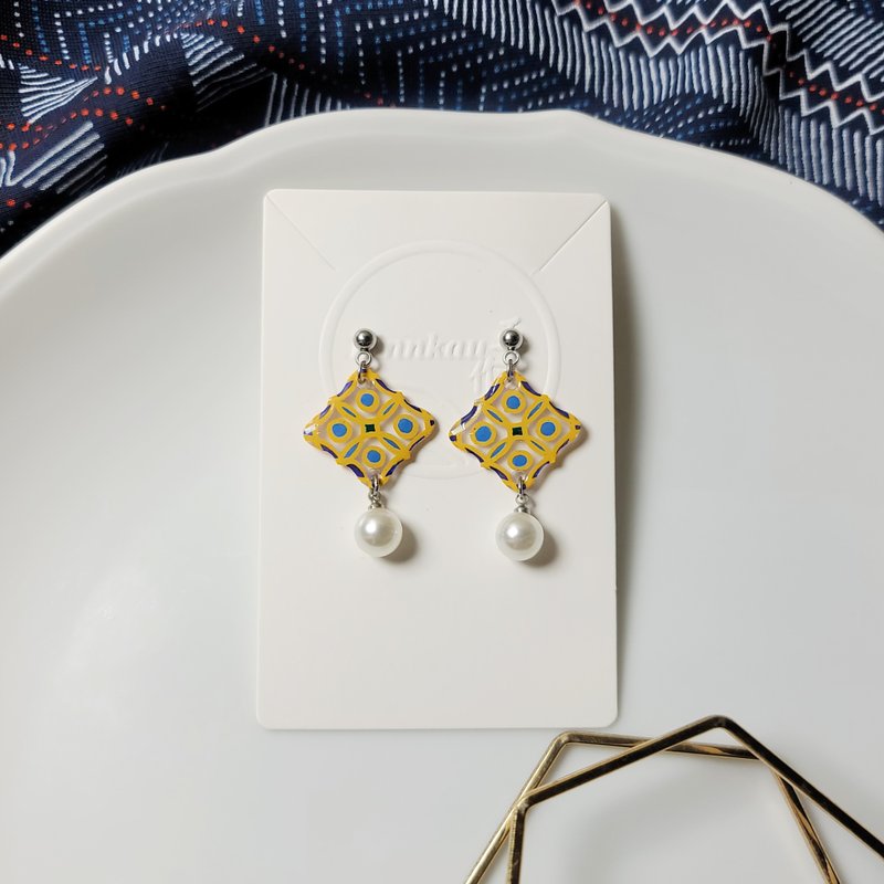 Old Taiwan Tiles Window Grills Pattern Handmade Hand Painted Earrings - Earrings & Clip-ons - Stainless Steel Multicolor