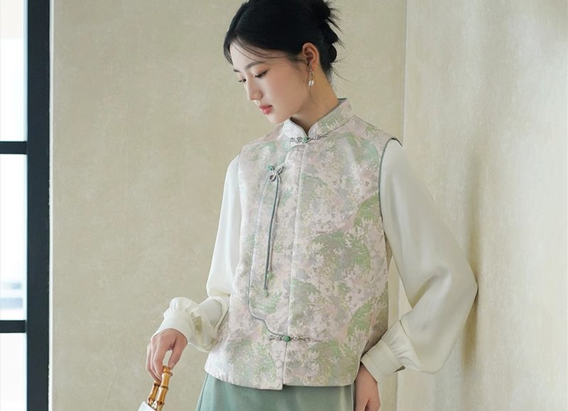 New Chinese style Tang suit with brocade branches and brocade layers, buttoned vest/skirt - เสื้อกั๊กผู้หญิง - วัสดุอื่นๆ สีเขียว