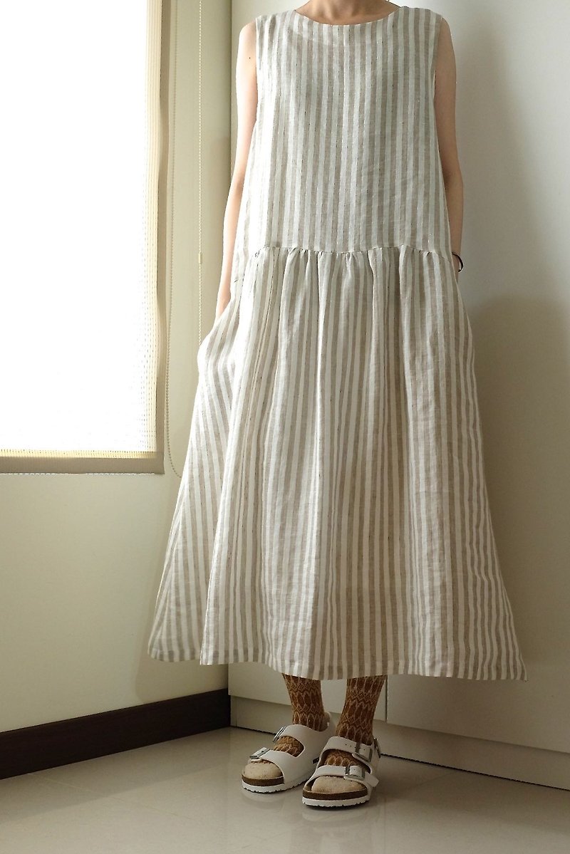 Daily hand-made clothes forest girl rice brown stripes vest long dress linen - ชุดเดรส - ผ้าฝ้าย/ผ้าลินิน สีกากี
