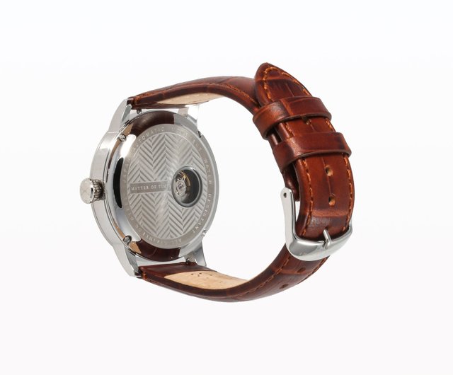 スケルトン機械式時計 - サンドブラスト仕上げのシルバーの表面とブラウンのストラップ - ショップ matteroftime 男女兼用（ユニセックス） 腕時計 - Pinkoi