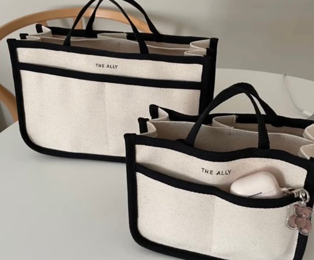 ★THE ALLY★送料込★韓国★人気★正規品★MOLLY BAG+inner bag The Ally from Korea | MOLLY BAG with makeup pouch | Navy