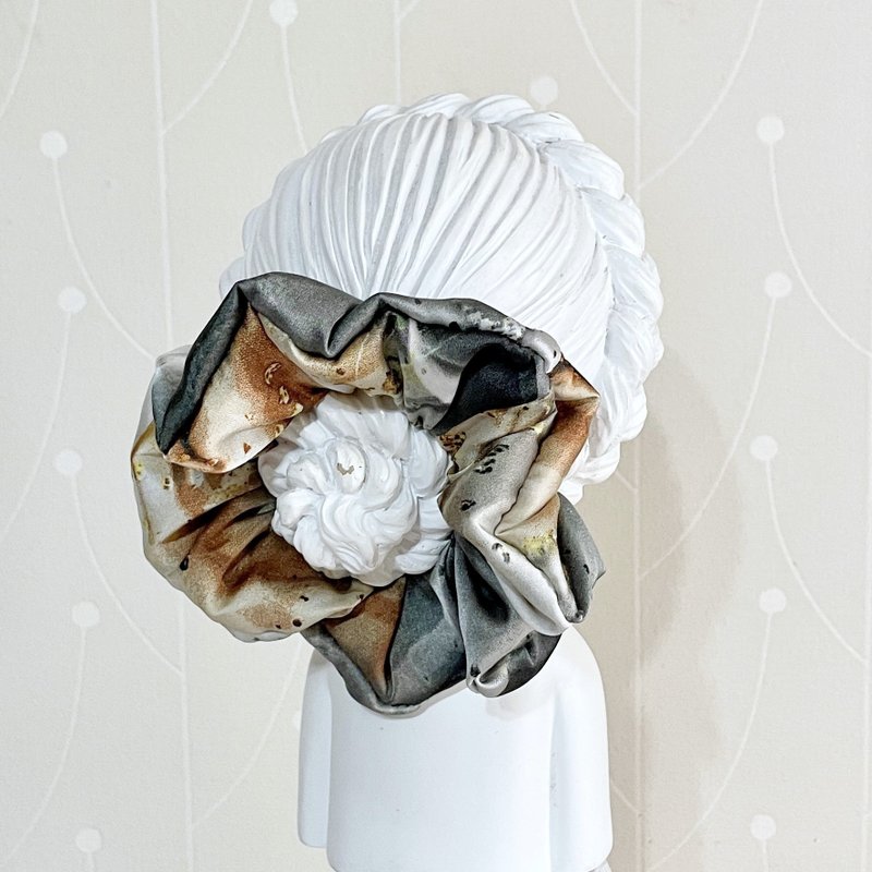 Fabric scrunchie/ satin quicksand scrunchie hair tie hair tie hair accessories hair rope gray - เครื่องประดับผม - วัสดุอื่นๆ สีเทา