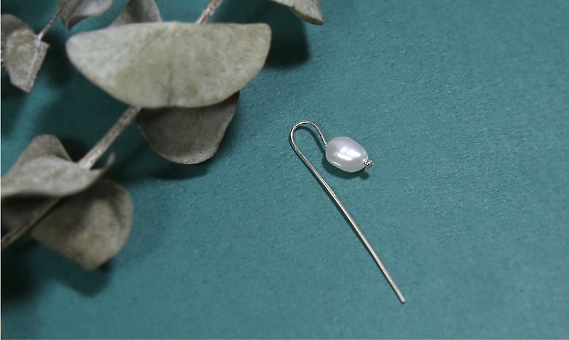 Irregular Series | Pear Petals | Sterling Silver Pearl Earrings - ต่างหู - ไข่มุก สีเงิน