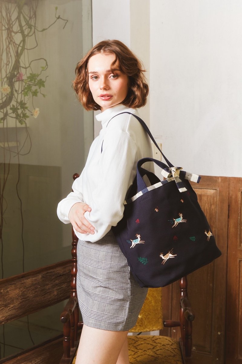 Goat tote bag-NAVY 包包 - トート・ハンドバッグ - 刺しゅう糸 ブルー