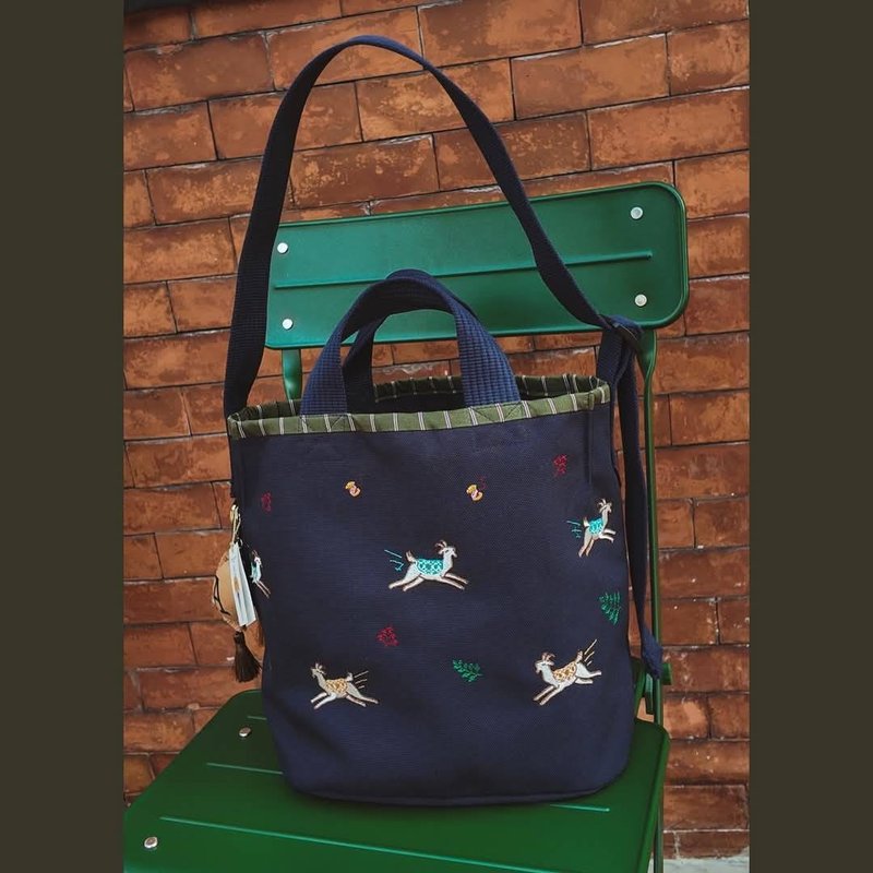 Goat tote bag-NAVY 包包 - 手提包/手提袋 - 繡線 藍色