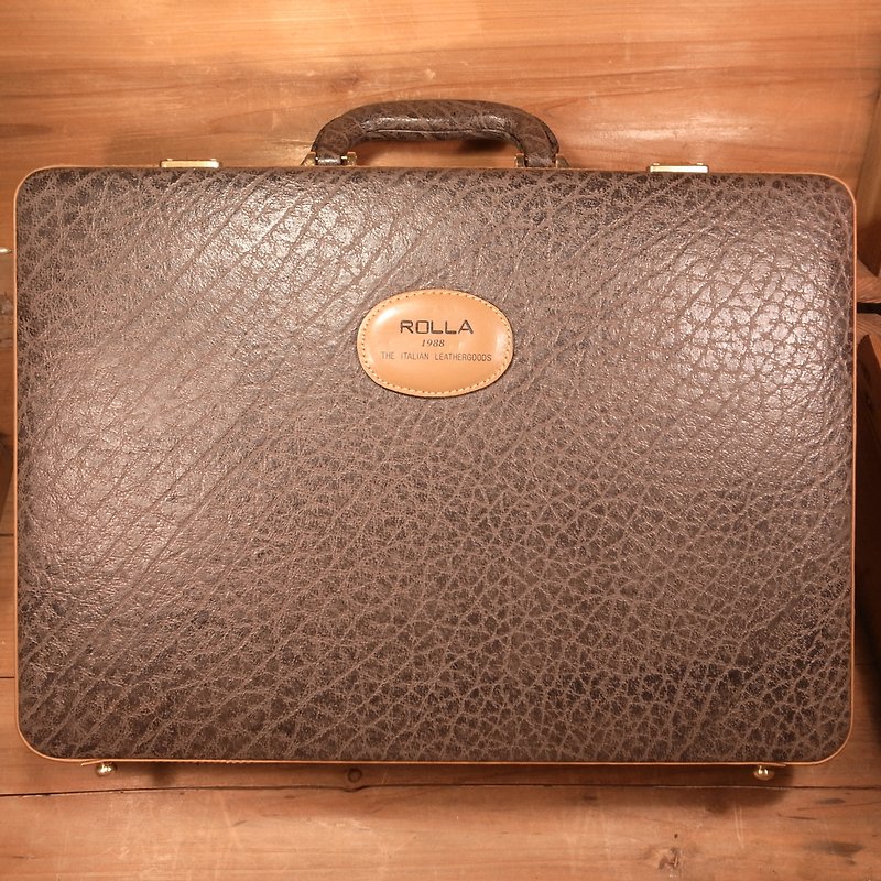 [Old bones] caramel color x crocodile leather pattern old luggage retro vase VINTAGE furnishings antique stall luggage - กระเป๋าเดินทาง/ผ้าคลุม - พลาสติก สีนำ้ตาล
