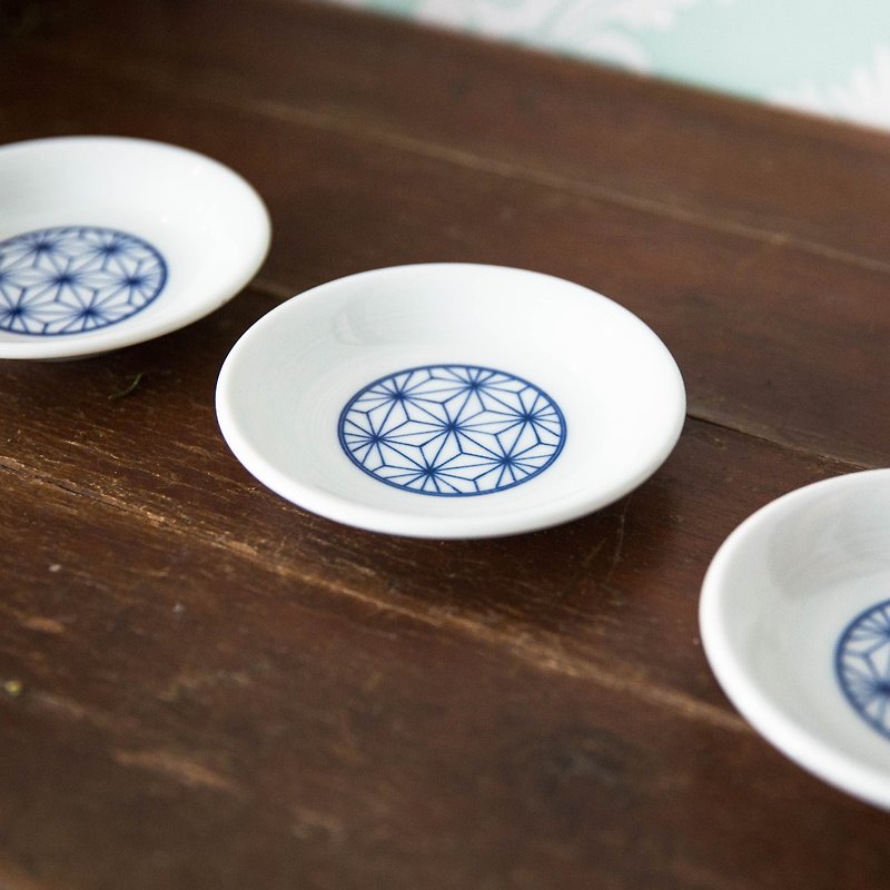 Constellation SECLUSION OF SAGE / Japanese geometric little dish - Small Plates & Saucers - Porcelain White