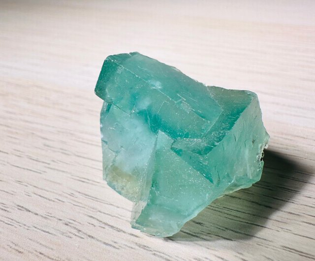香華嶺石92号小虹入りヒノキ下地原石鉱石水晶鉱石標準水晶鉱石 香華嶺石92号小虹入りヒノキ下地原石鉱石水晶鉱石標準水晶鉱石