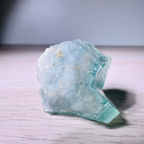 香華嶺石92号小虹入りヒノキ下地原石鉱石水晶鉱石標準水晶鉱石