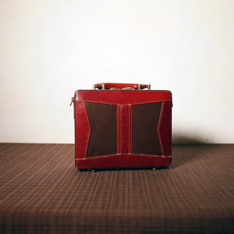 Shika Vintage Bag // 復古皮箱 化妝箱 / 骨董包 舊物 牛皮 老件 經典 僅此一件 - 手提包/手提袋 - 真皮 紅色