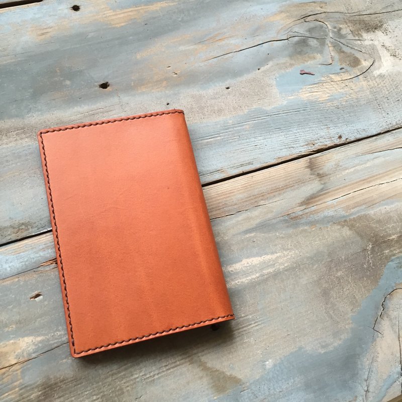 Simple brown leather passport holder (customized lettering) - ที่เก็บพาสปอร์ต - หนังแท้ 