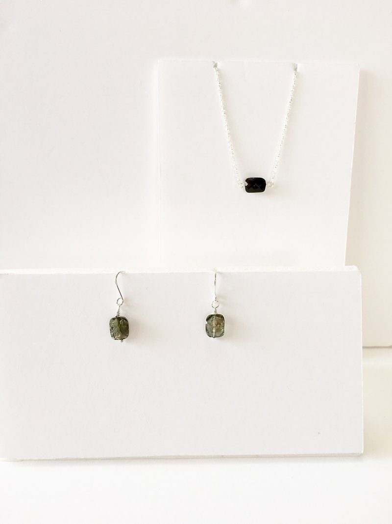 Green tourmaline faceted cut set-up SV925 necklace and hook-earring - ต่างหู - หิน สีเขียว