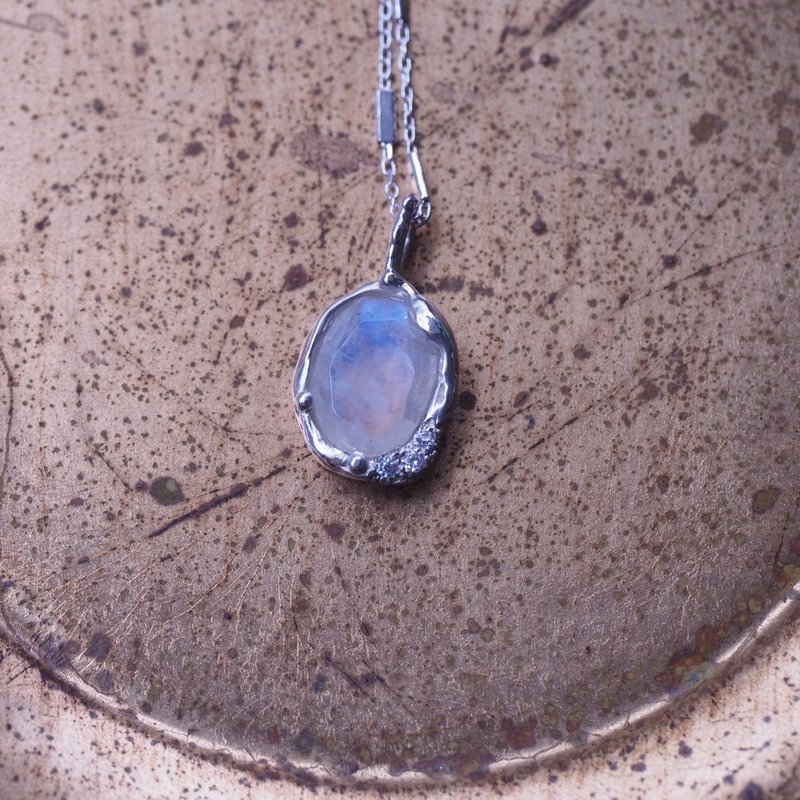Moonstone Rose cut Handmade Sterling Silver pendant necklace - สร้อยคอ - เครื่องประดับพลอย สีน้ำเงิน