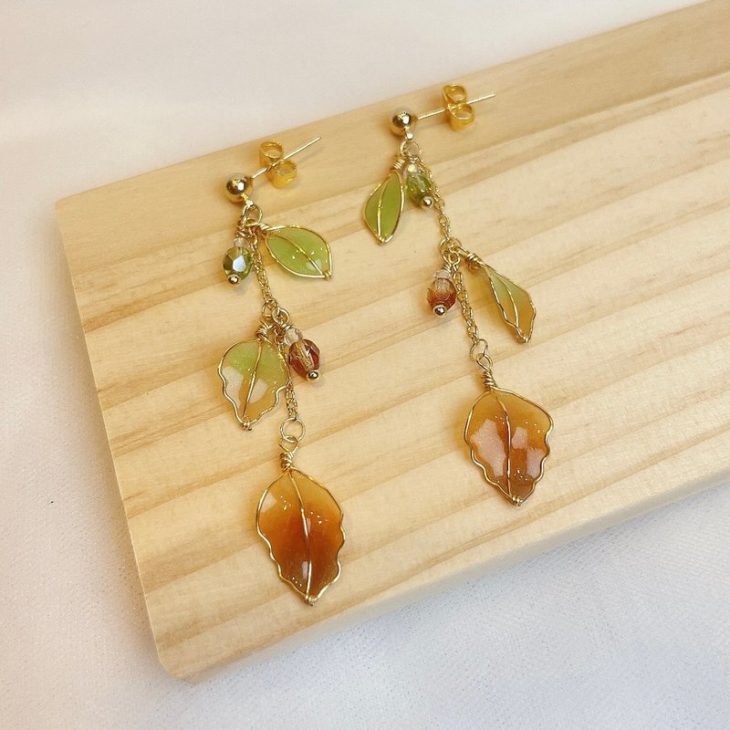 Autumn hanging style - Earrings & Clip-ons - Resin Brown