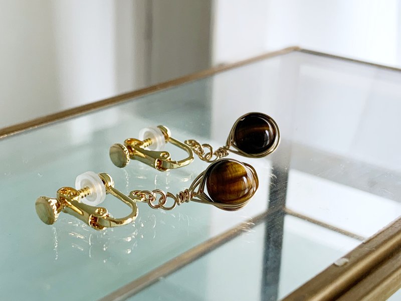 [Unisex] Tiger eye single pierce/ Clip-On that enhances decisiveness and action - ต่างหู - เครื่องประดับพลอย สีนำ้ตาล