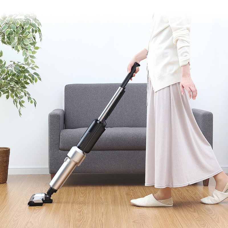 Japanese IRIS second knife flow. 3 times cyclone detection dust wireless vacuum cleaner IC-SLDCP5 - Vacuums - Plastic Silver