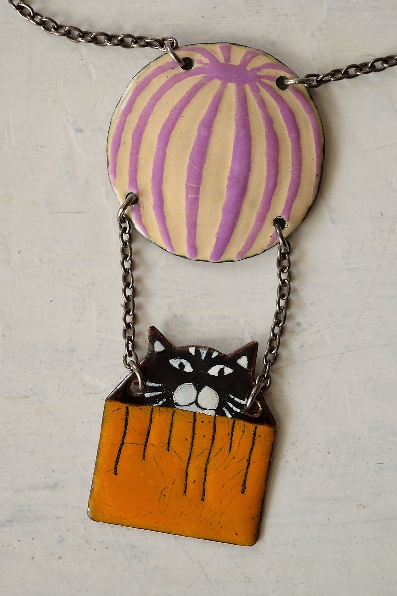 Black Cat In Air Balloon, Enamel Necklace, Cat Jewelry, Cat Necklace, - สร้อยคอ - วัตถุเคลือบ 