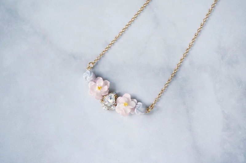 =Flower Piping= Rhinestone floral necklace Customizable - สร้อยคอ - ดินเหนียว สึชมพู