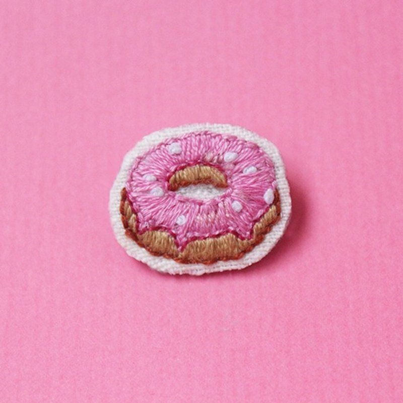 迷你手工刺繡胸針/別針 甜甜圈 - 胸針 - 繡線 粉紅色