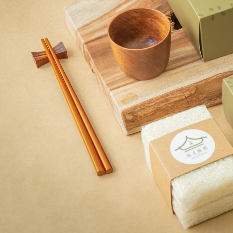 Good Food Gift Box [Taiwan No. 4 Rice/Handmade Golden Sandalwood Chopsticks] - ธัญพืชและข้าว - ไม้ สีนำ้ตาล