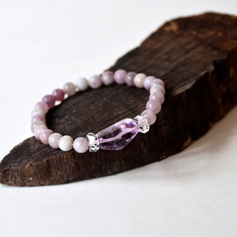 Hand-made natural purple mica with amethyst Gemstone bracelet // Natural Gemstone personality bracelet - สร้อยข้อมือ - เครื่องเพชรพลอย สีม่วง