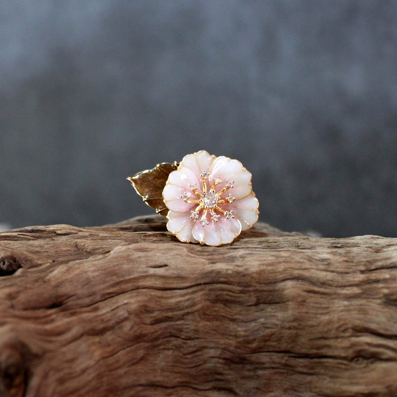 Wood hibiscus ring 14KGF Gradient elegant temperament ring - General Rings - Resin Pink