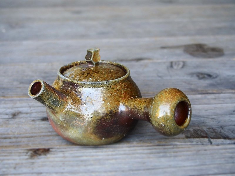 Bizen teapot · small (with paulownia box) k2-009 - แก้วมัค/แก้วกาแฟ - ดินเผา สีนำ้ตาล